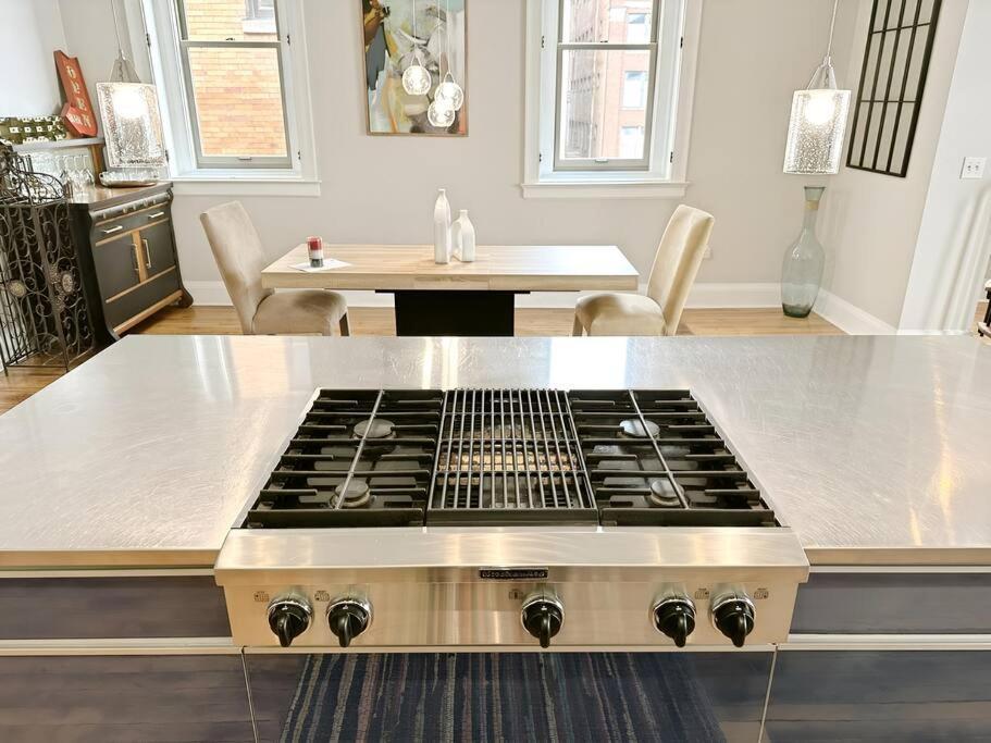 The Historic Lyric Penthouse With Private Rooftop Cincinnati Extérieur photo