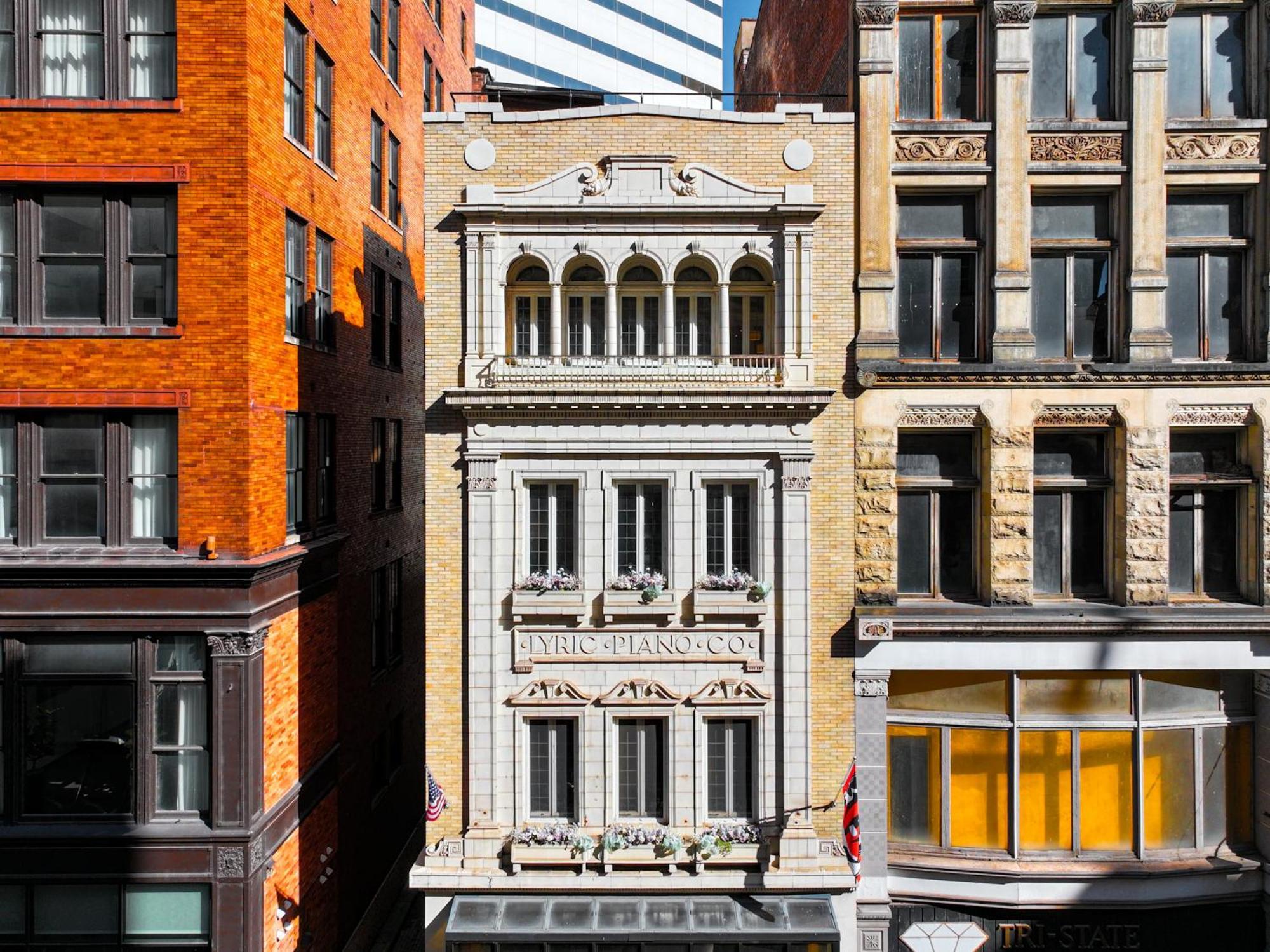 The Historic Lyric Penthouse With Private Rooftop Cincinnati Extérieur photo