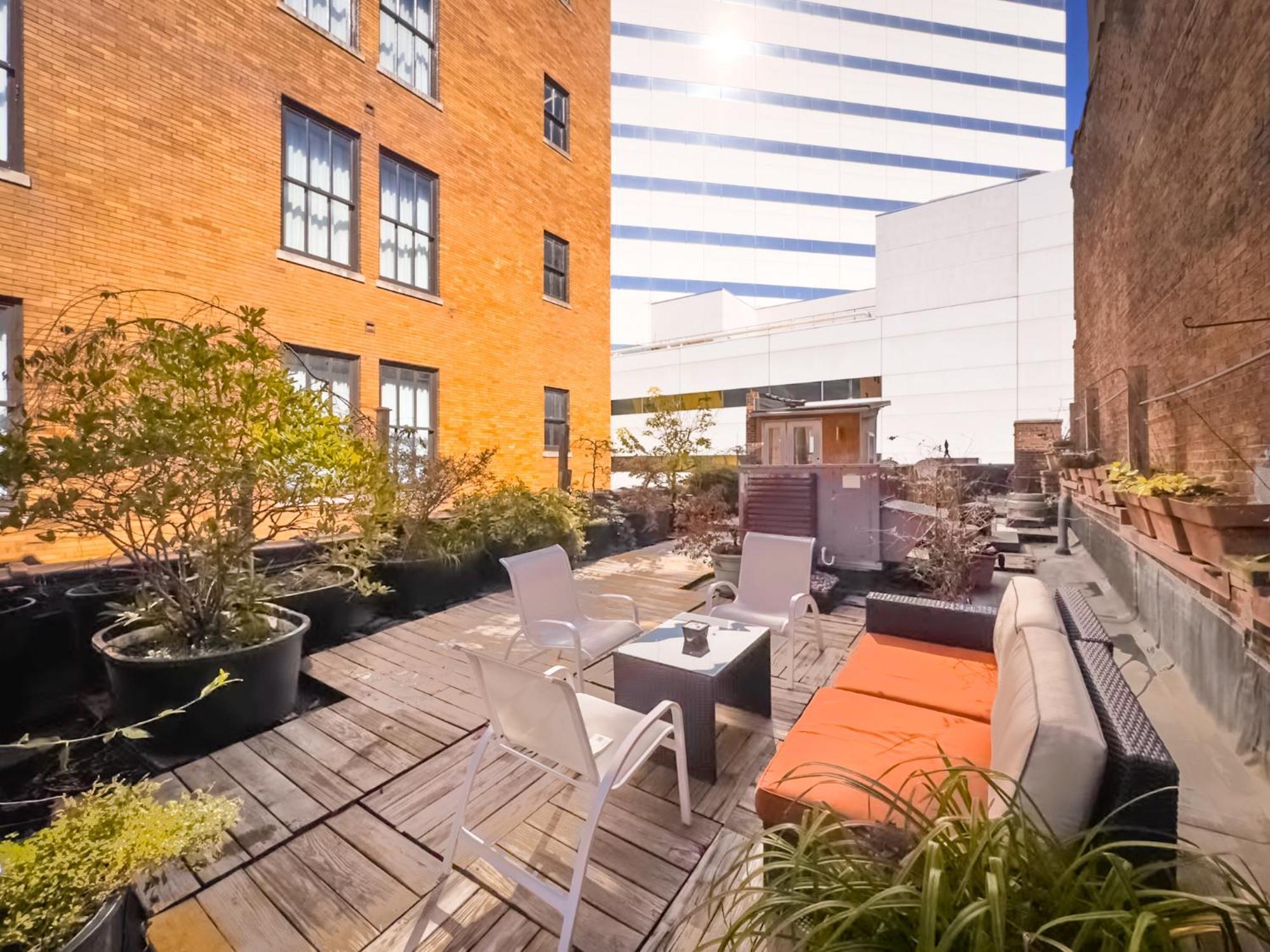 The Historic Lyric Penthouse With Private Rooftop Cincinnati Extérieur photo