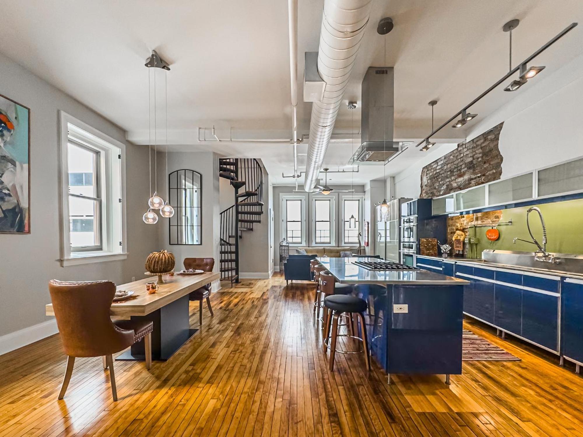 The Historic Lyric Penthouse With Private Rooftop Cincinnati Extérieur photo